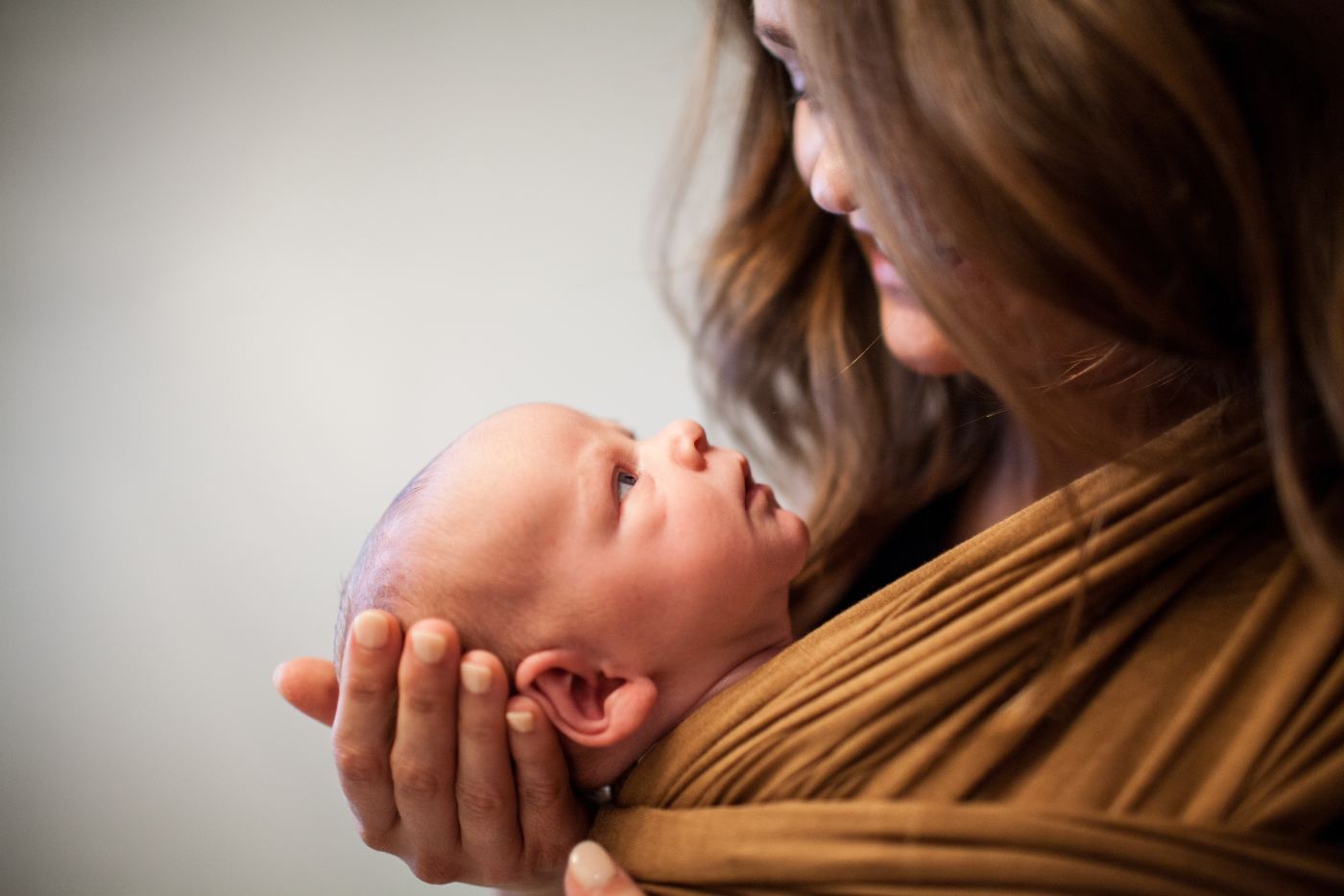 Wie Sie Ihrem Neugeborenen einen Tagesrhythmus geben können