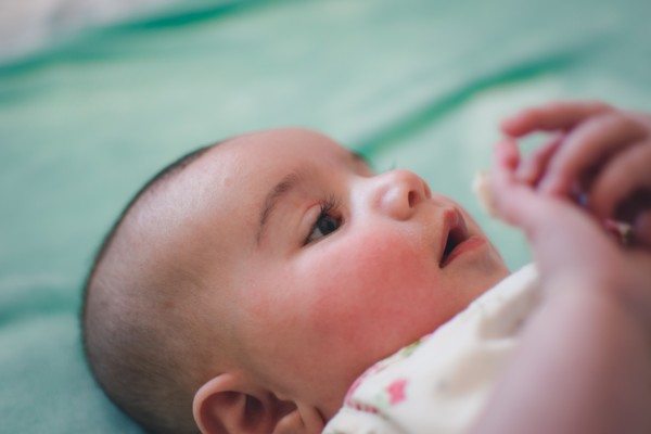 Schnuller und Schlaf: Wie und warum ich mein 3 Monate altes Baby vom Schnuller abgewöhnt habe