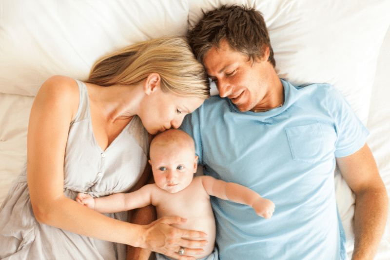 Ist Co-Sleeping sicher? Was alle Eltern wissen müssen